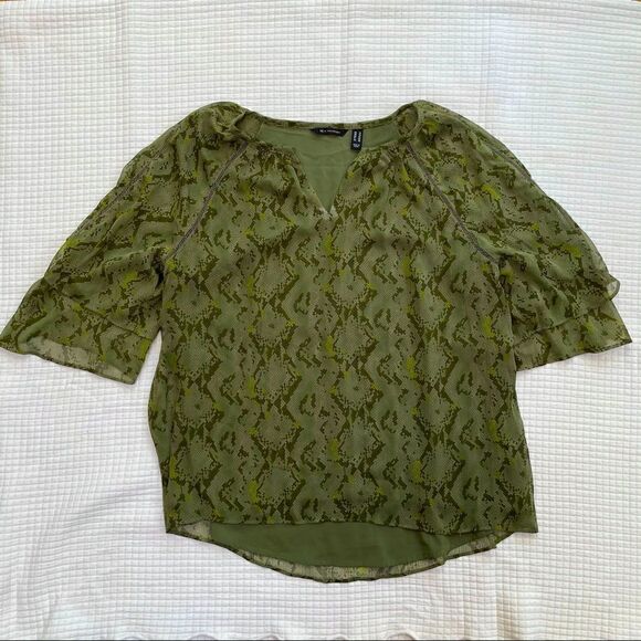 H by Halston QVC size 14 green snakeskin top sheer - Picture 1 of 10